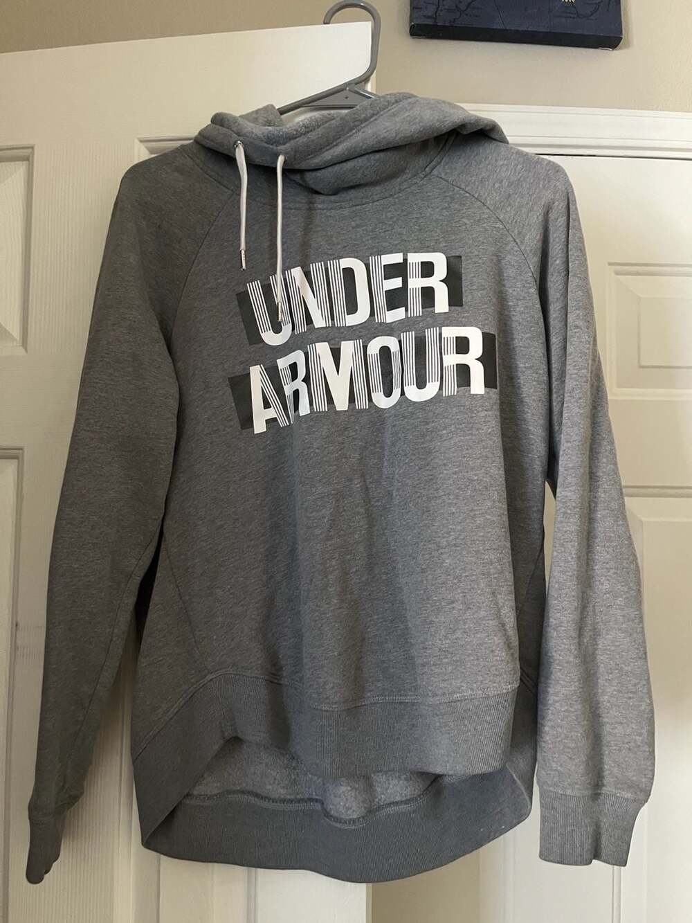 Under Armour Hoodie Size MD Gray Spell Out Loose Pullover